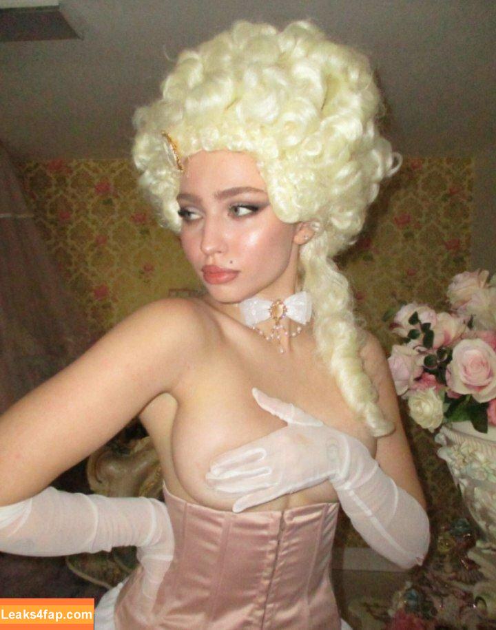 Renatarii / Renata Ri / renata_ri / renatarrii leaked photo photo #0121