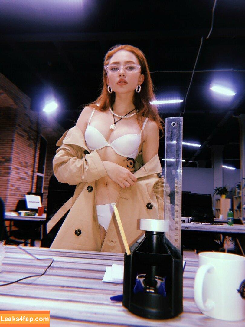 Renatarii / Renata Ri / renata_ri / renatarrii leaked photo photo #0235