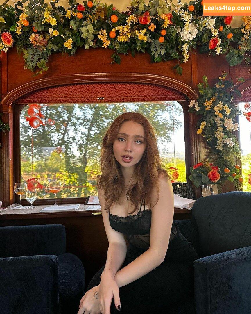 Renatarii / Renata Ri / renata_ri / renatarrii leaked photo photo #0296