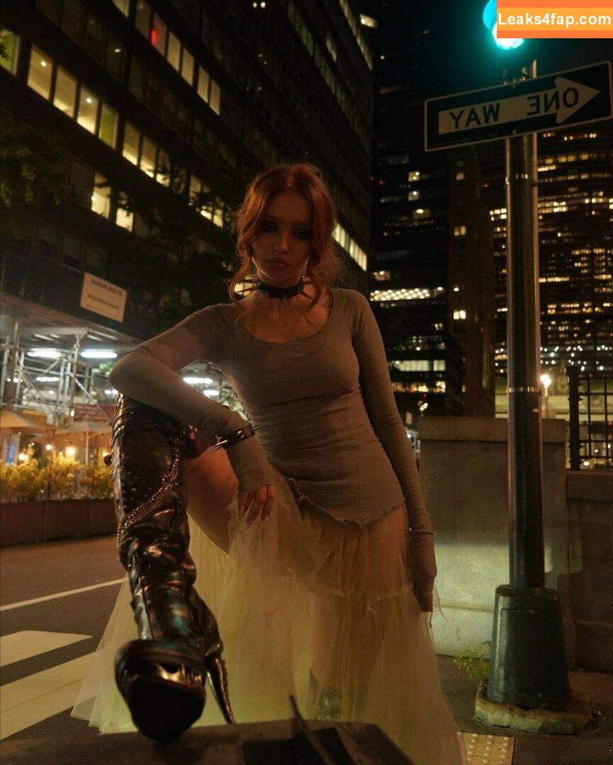 Renatarii / Renata Ri / renata_ri / renatarrii leaked photo photo #0343