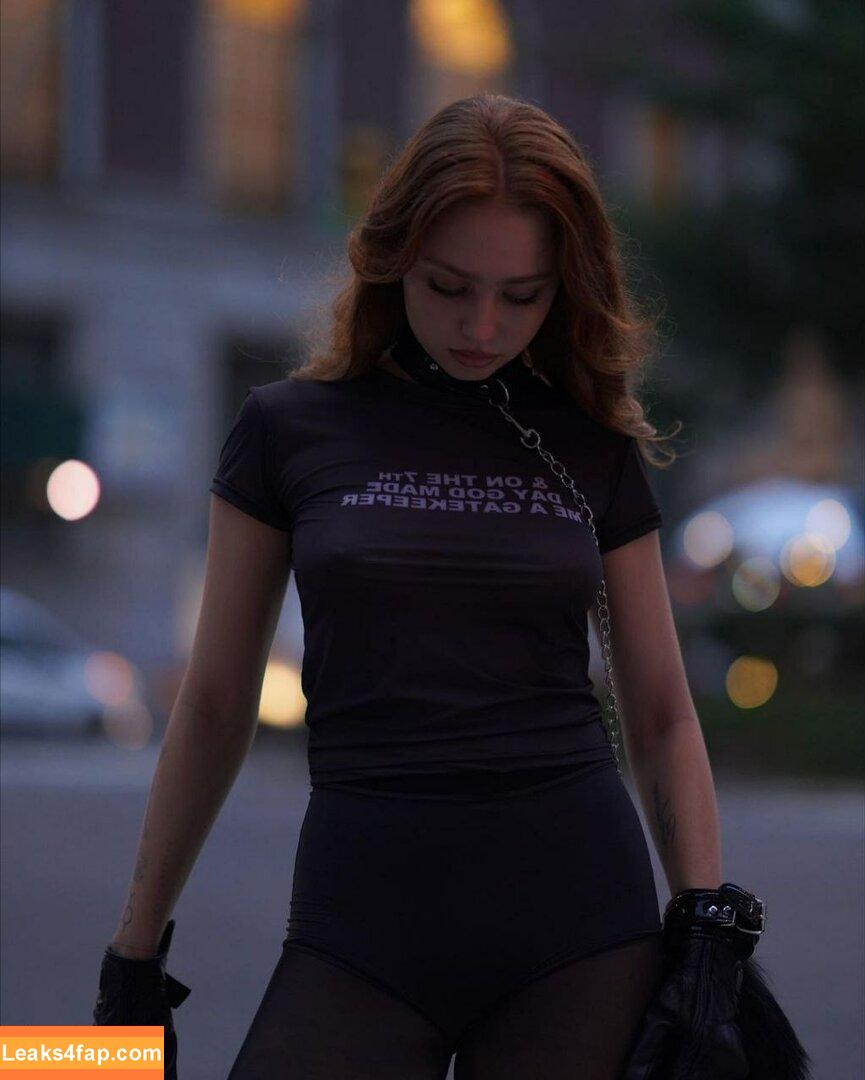 Renatarii / Renata Ri / renata_ri / renatarrii leaked photo photo #0350