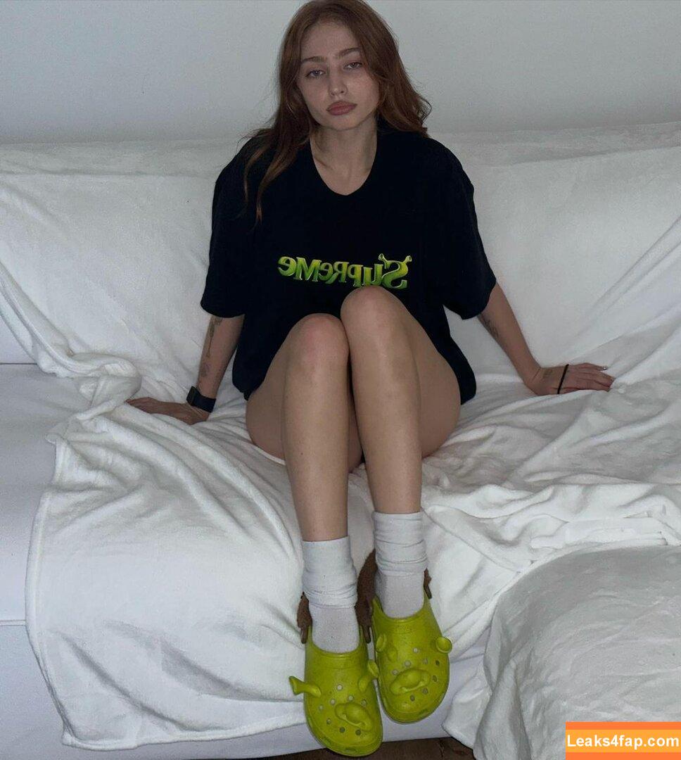 Renatarii / Renata Ri / renata_ri / renatarrii leaked photo photo #0387