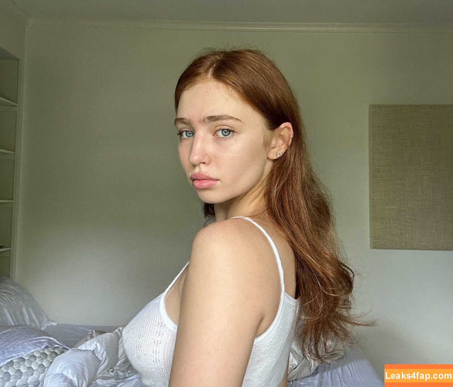 Renatarii / Renata Ri / renata_ri / renatarrii leaked photo photo #0389