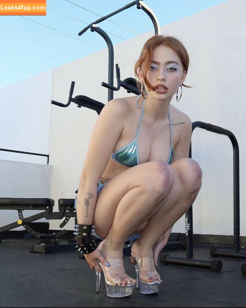 Renatarii / Renata Ri / renata_ri / renatarrii leaked photo photo #0450
