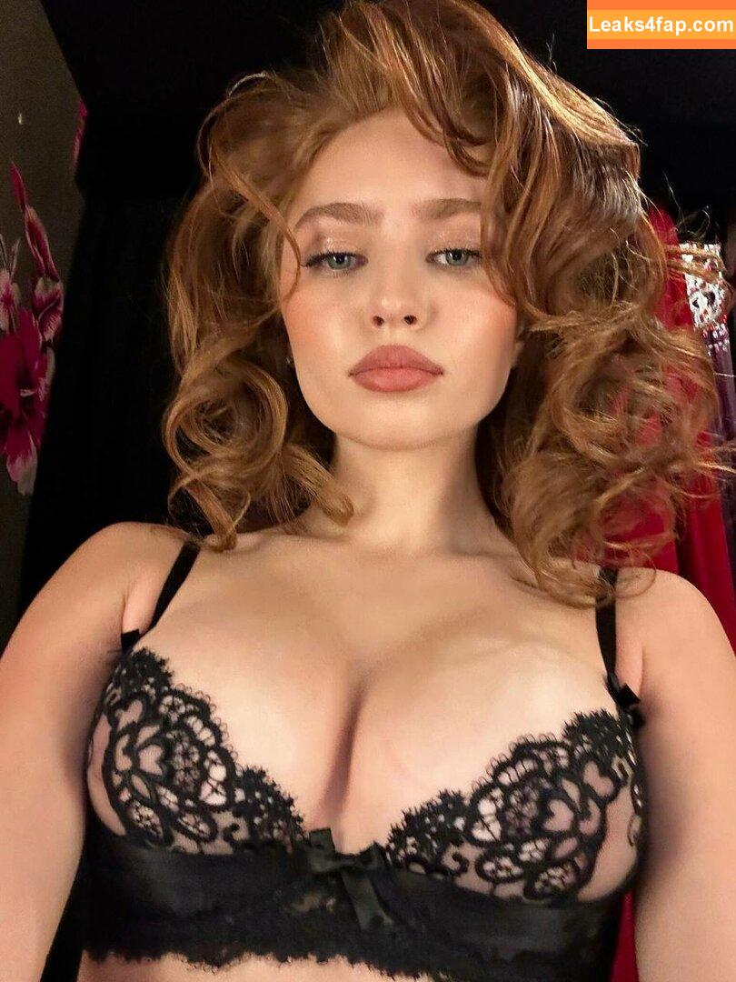 Renatarii / Renata Ri / renata_ri / renatarrii leaked photo photo #0504