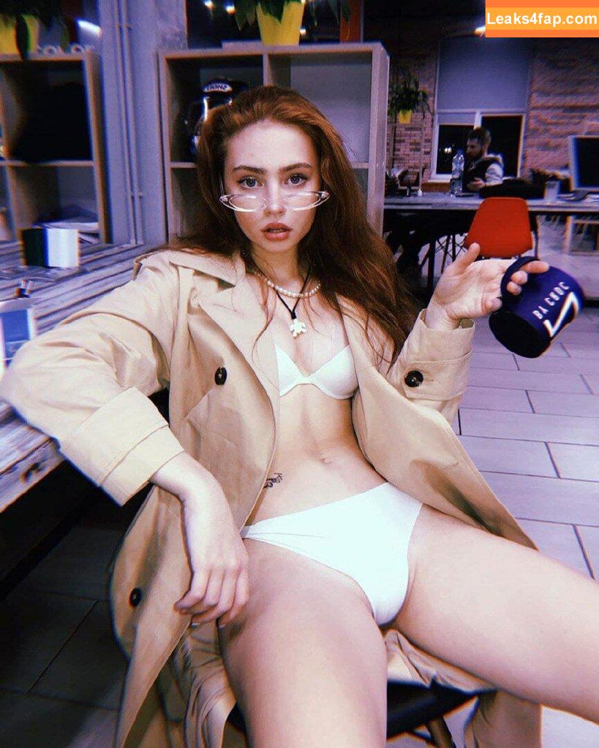 Renatarii / Renata Ri / renata_ri / renatarrii leaked photo photo #0655