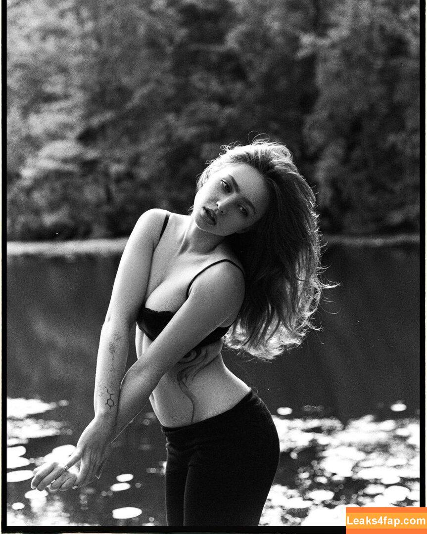 Renatarii / Renata Ri / renatari / renatarrii leaked photo photo #0939