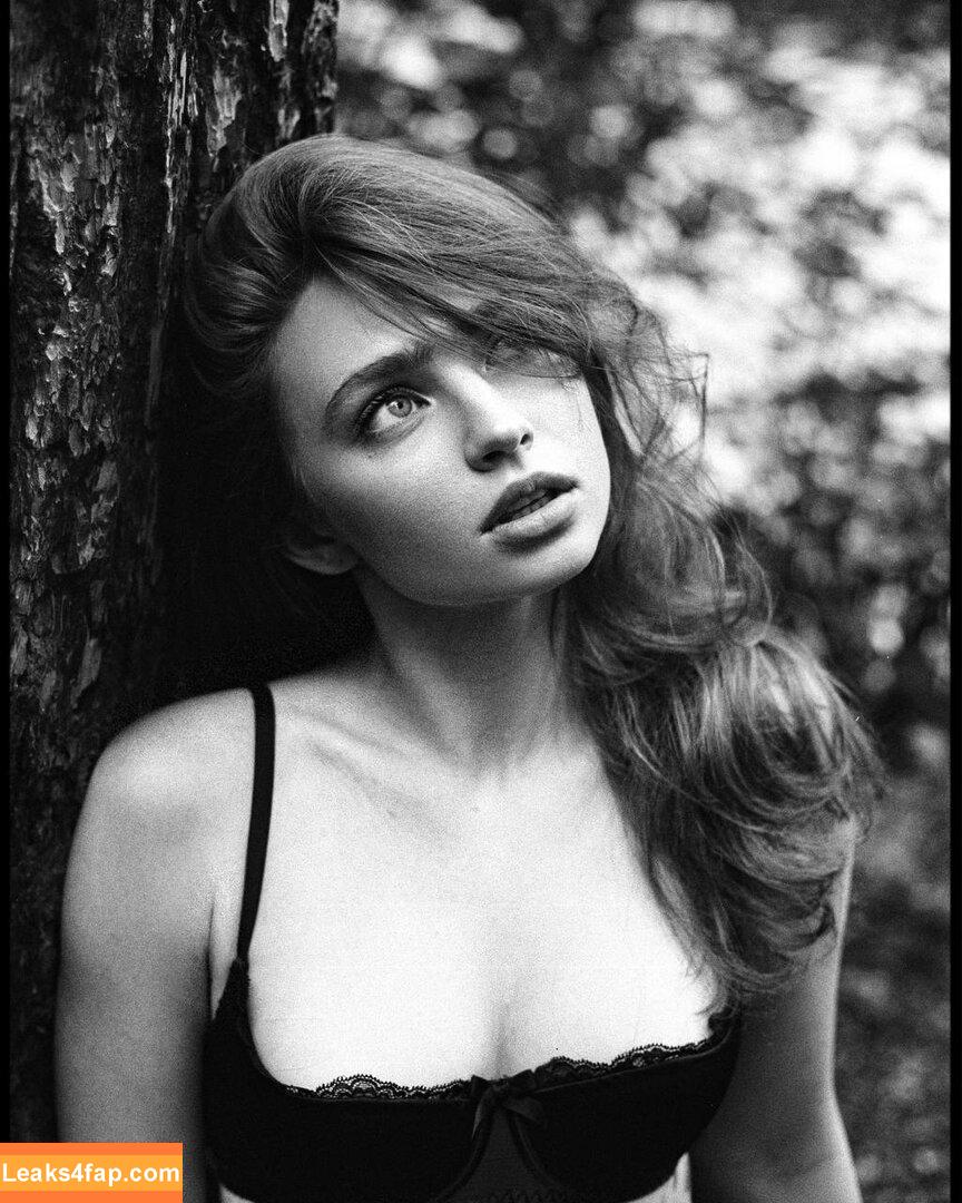 Renatarii / Renata Ri / renatari / renatarrii leaked photo photo #0940