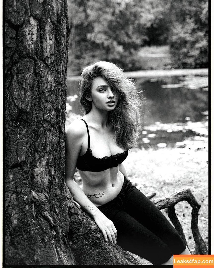 Renatarii / Renata Ri / renatari / renatarrii leaked photo photo #0942