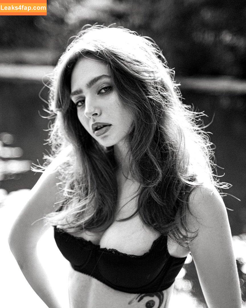 Renatarii / Renata Ri / renatari / renatarrii leaked photo photo #0947