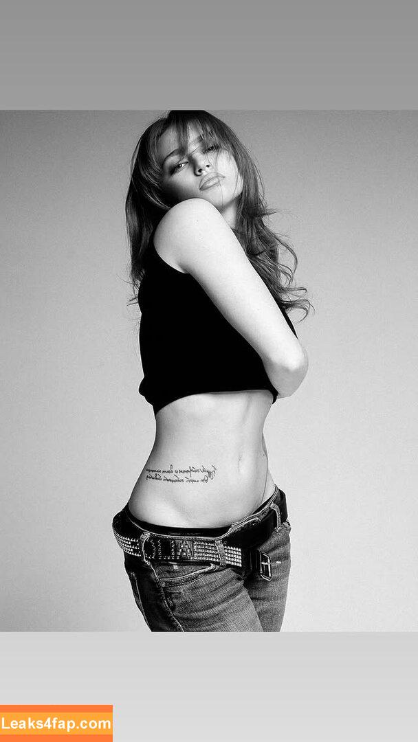 Renatarii / Renata Ri / renatari / renatarrii leaked photo photo #0953