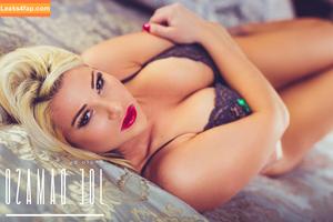 Renee Leslie photo #0006