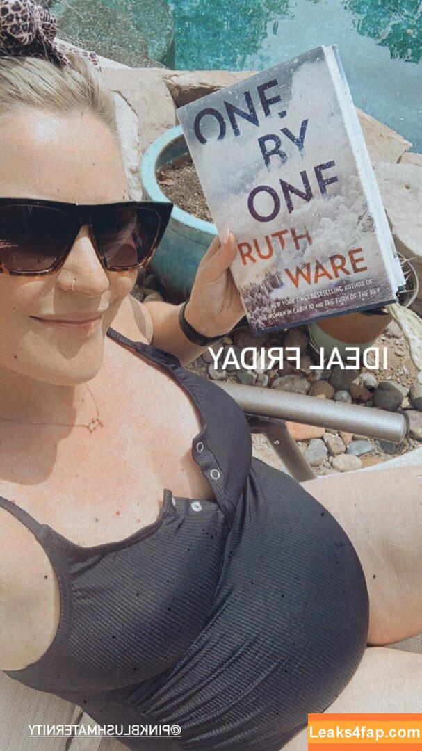 Renee Paquette / reneepaquette leaked photo photo #0097