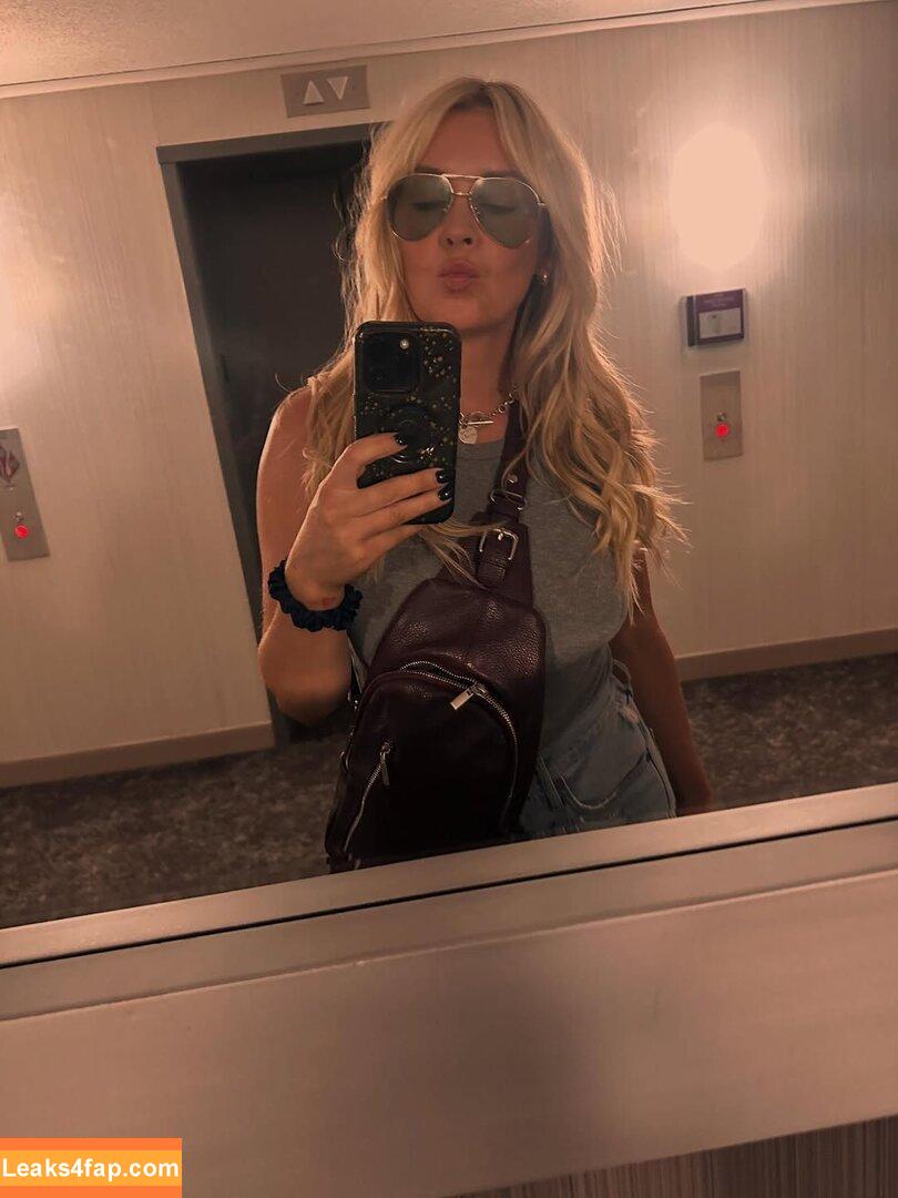 Renee Paquette / reneepaquette leaked photo photo #0386