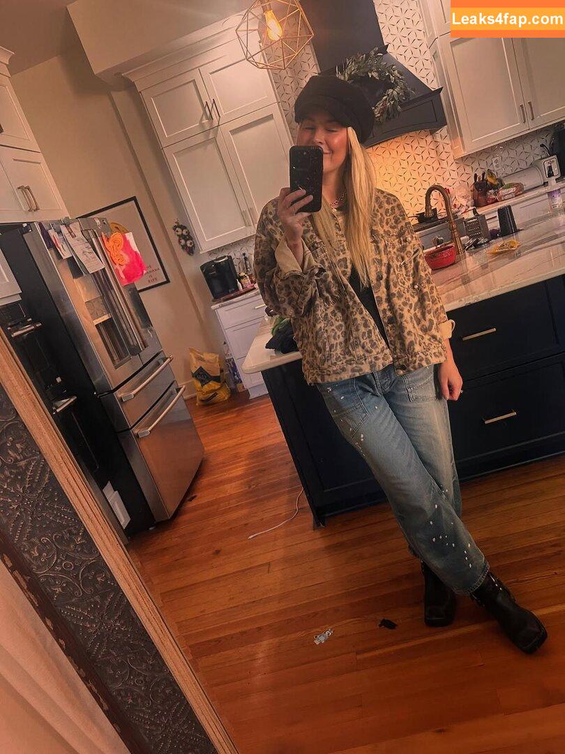 Renee Paquette / reneepaquette leaked photo photo #0389