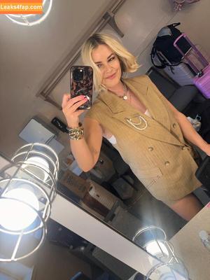 Renee Paquette photo #0392