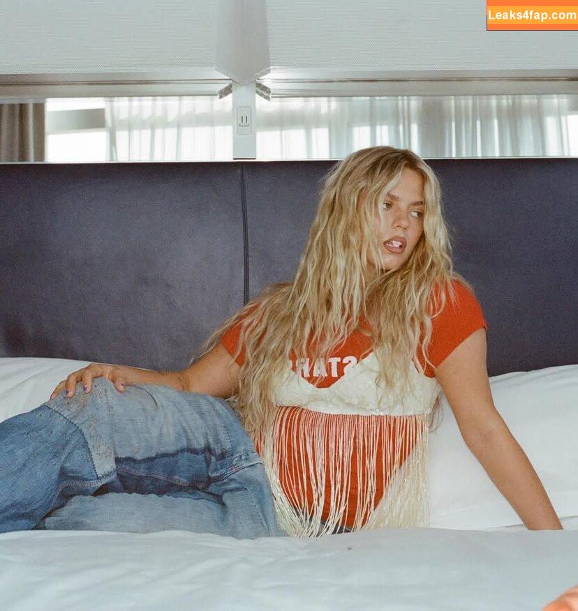 Renee Rapp / reneerapp leaked photo photo #0214