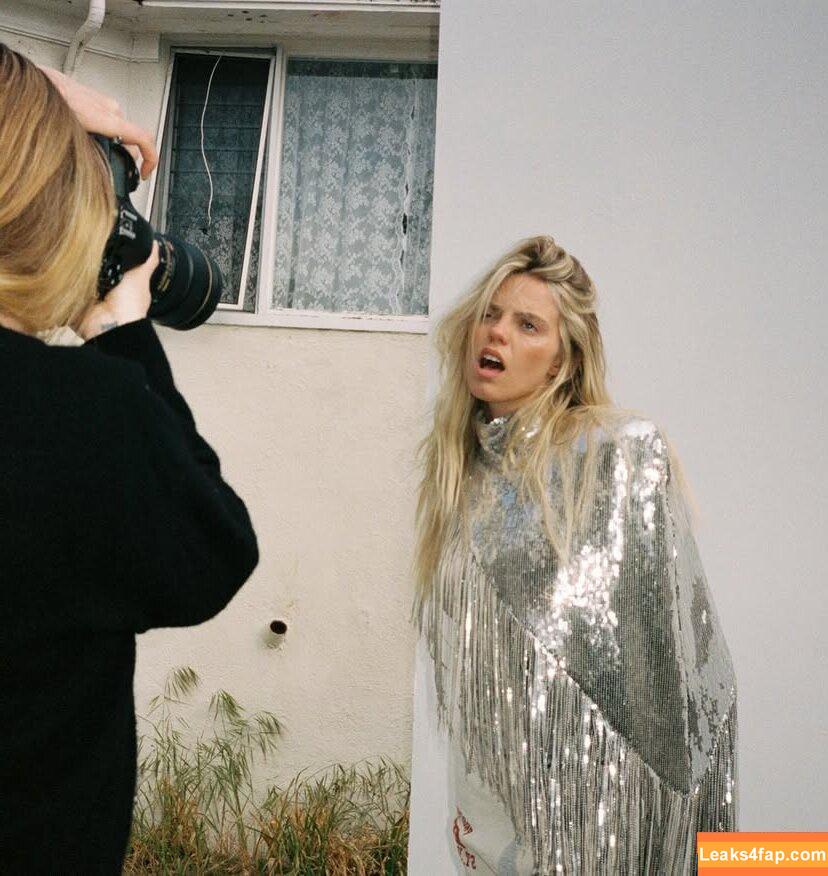 Renee Rapp / reneerapp leaked photo photo #0217
