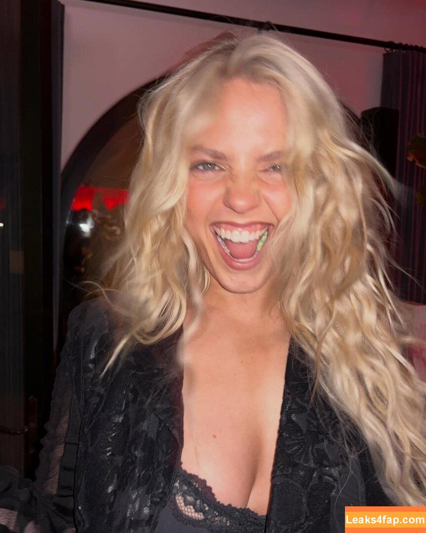 Renee Rapp / reneerapp leaked photo photo #0235