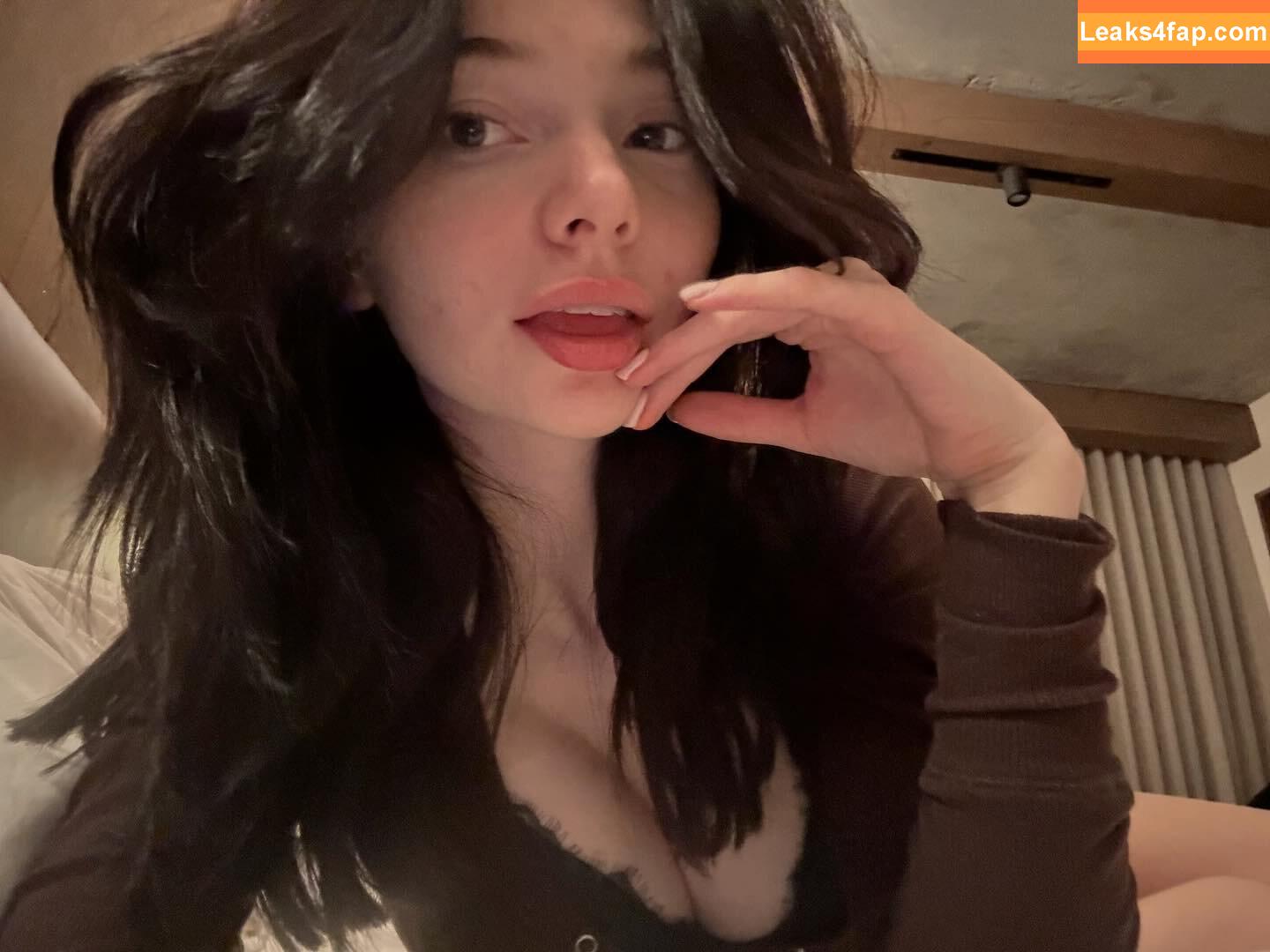 renhollister /  leaked photo photo #0032