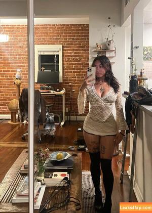 restingloveface photo #0007