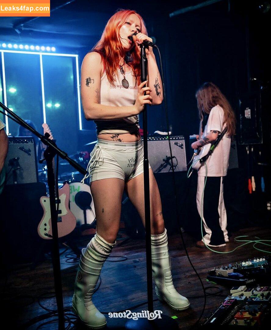 Rhian Teasdale / Wet Leg (band / rhianteasdale leaked photo photo #0023