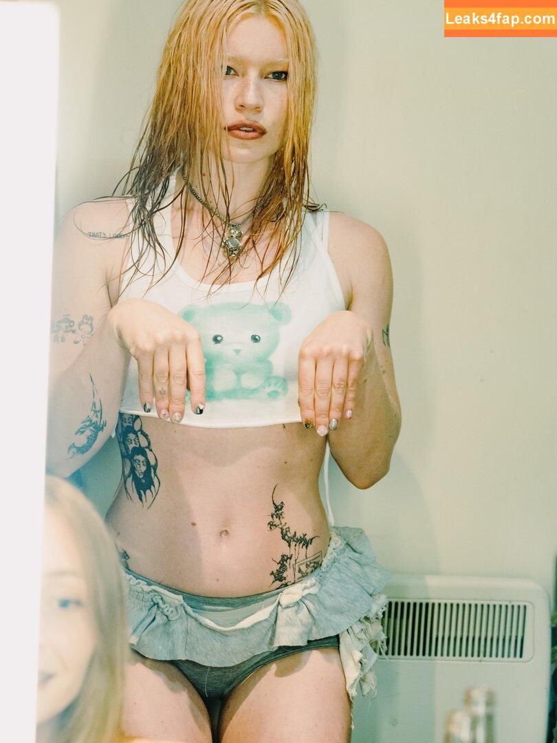 Rhian Teasdale / Wet Leg (band / rhianteasdale слитое фото фото #0033