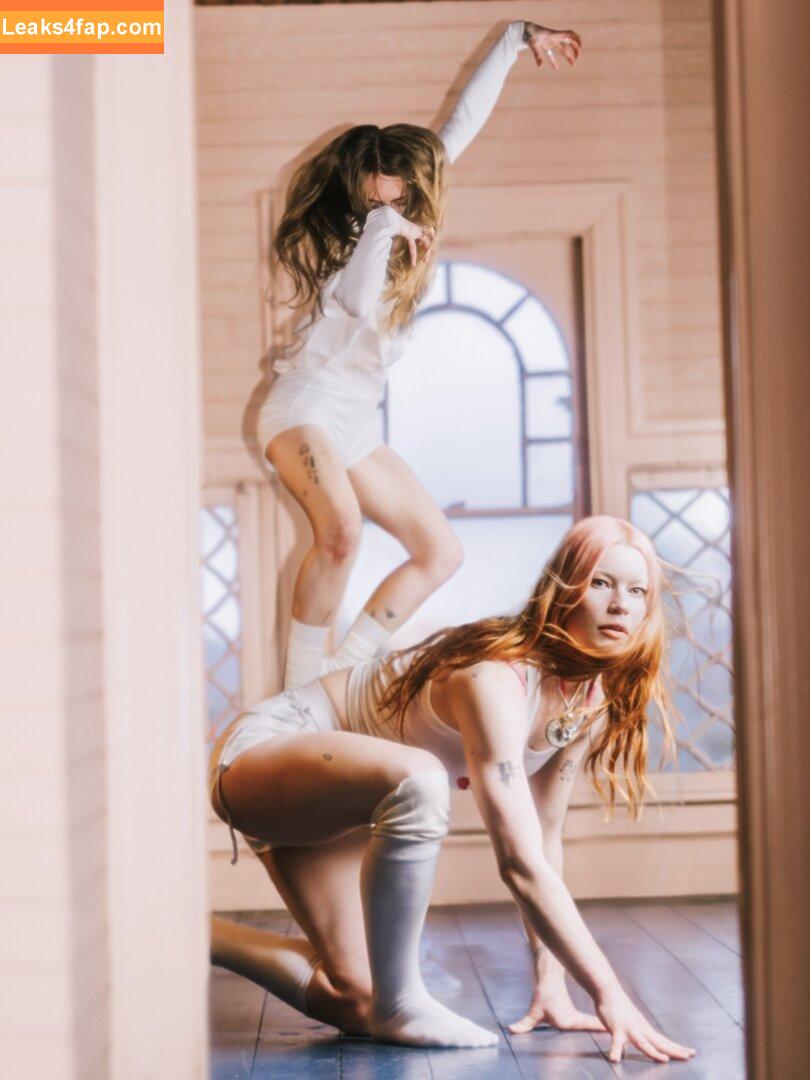 Rhian Teasdale / Wet Leg (band / rhianteasdale слитое фото фото #0034