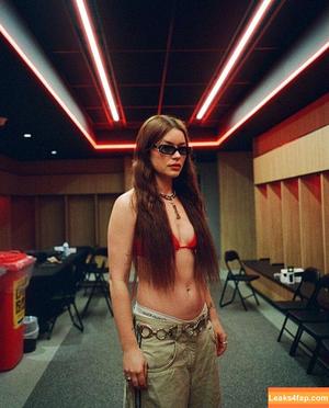 Rhian Teasedale фото #0001
