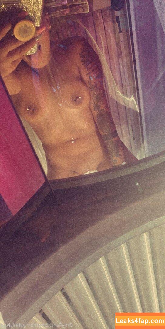 riahnickole / riahnikole leaked photo photo #0014