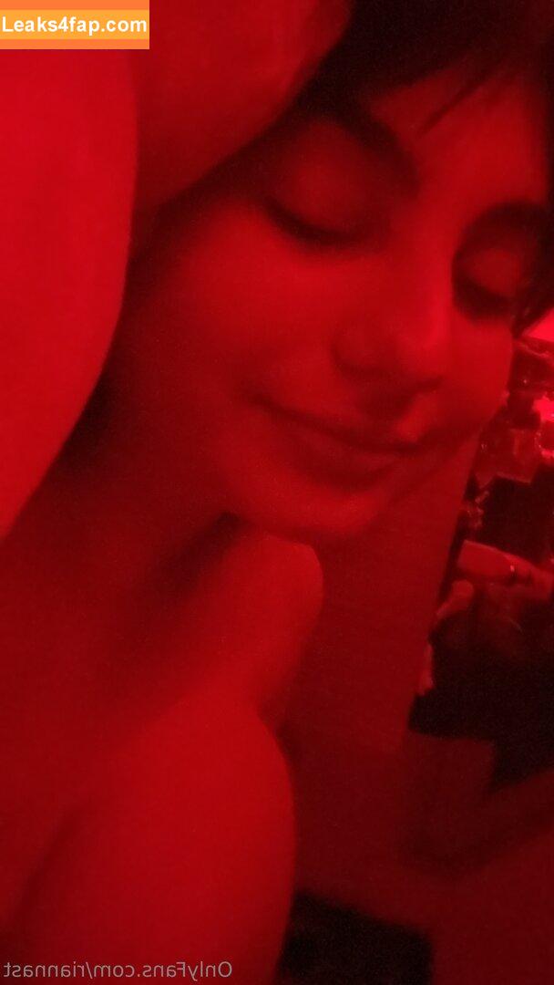 riannast /  leaked photo photo #0014
