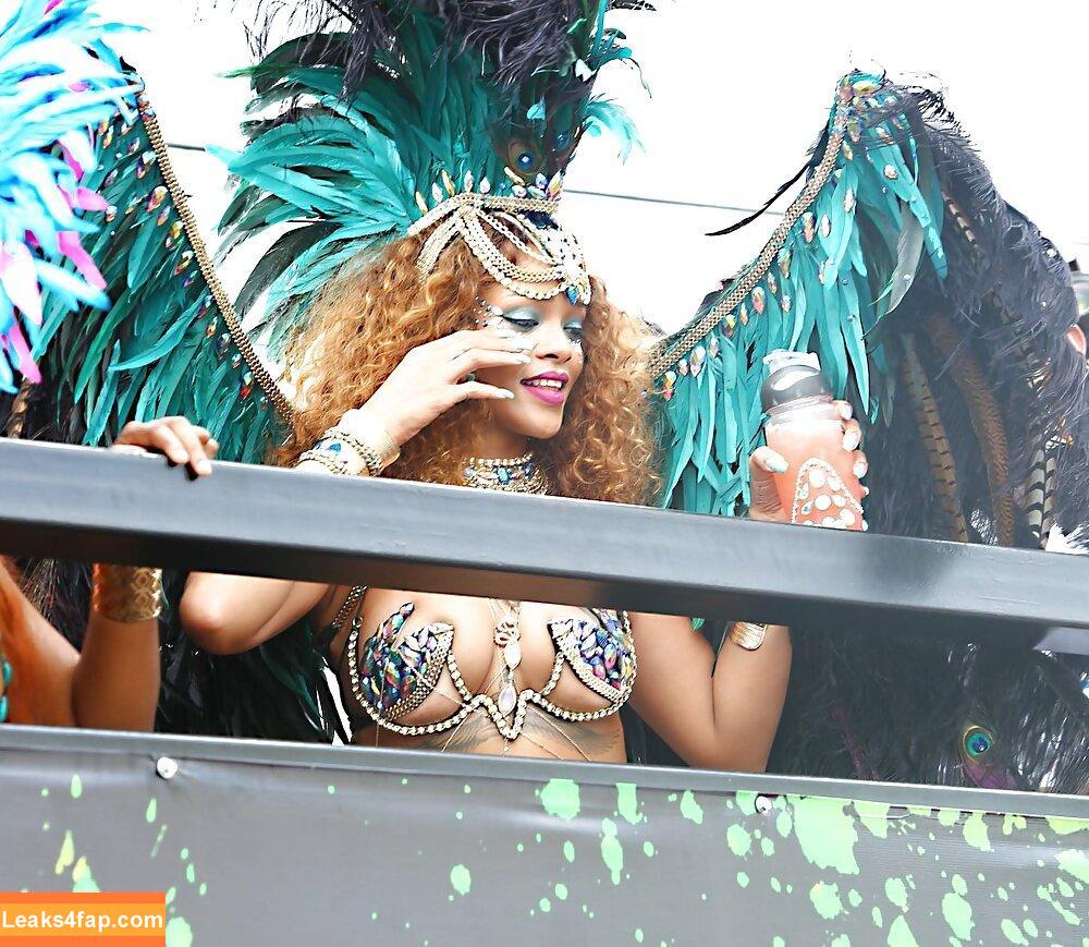 Rihanna / badgalriri leaked photo photo #0003