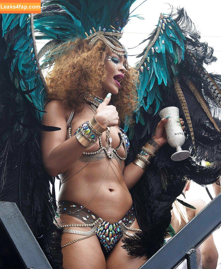 Rihanna / badgalriri leaked photo photo #0010