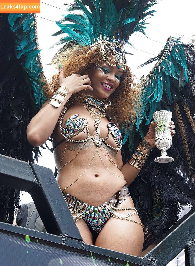Rihanna / badgalriri leaked photo photo #0011