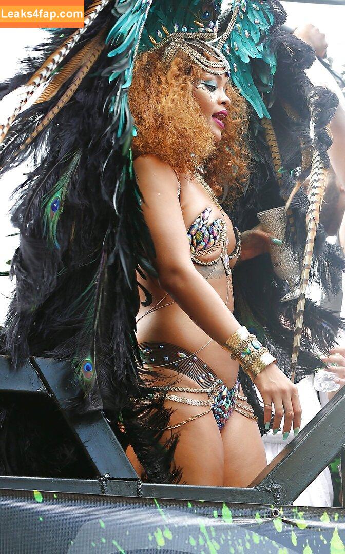 Rihanna / badgalriri leaked photo photo #0013