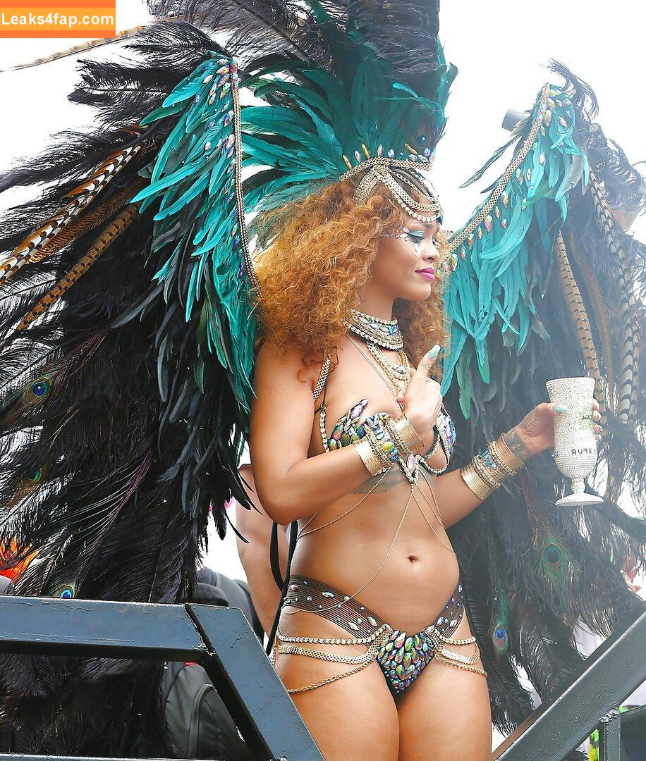 Rihanna / badgalriri leaked photo photo #0016