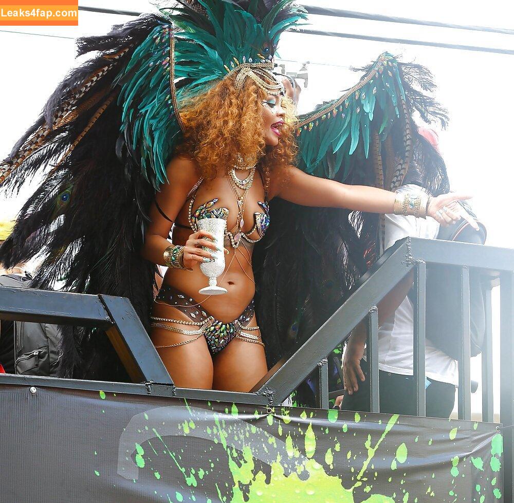 Rihanna / badgalriri leaked photo photo #0019