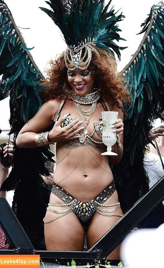 Rihanna / badgalriri leaked photo photo #0021