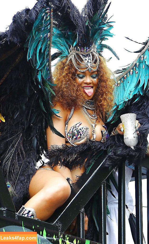 Rihanna / badgalriri leaked photo photo #0022
