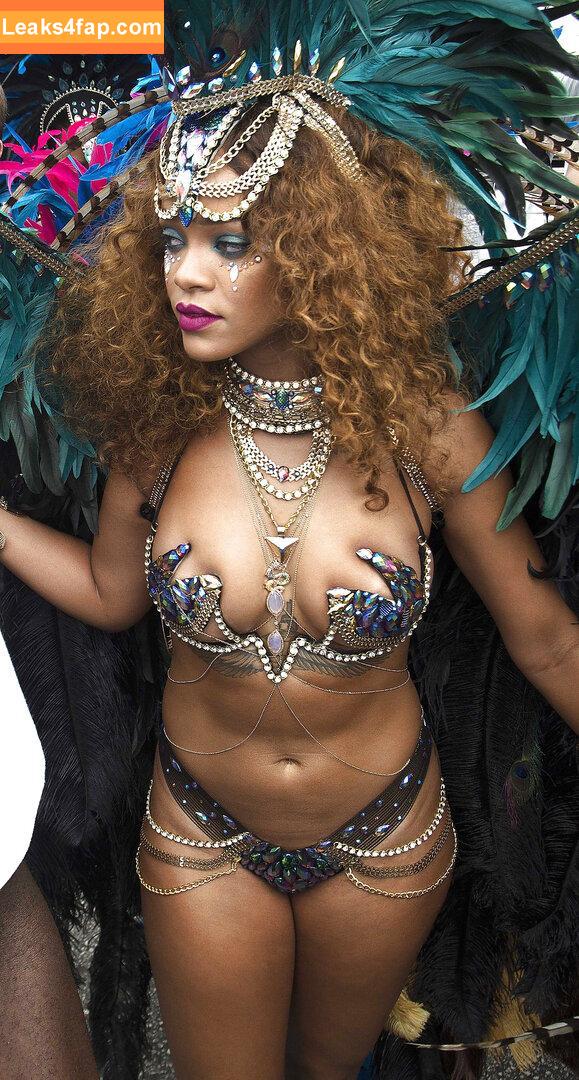 Rihanna / badgalriri leaked photo photo #0023