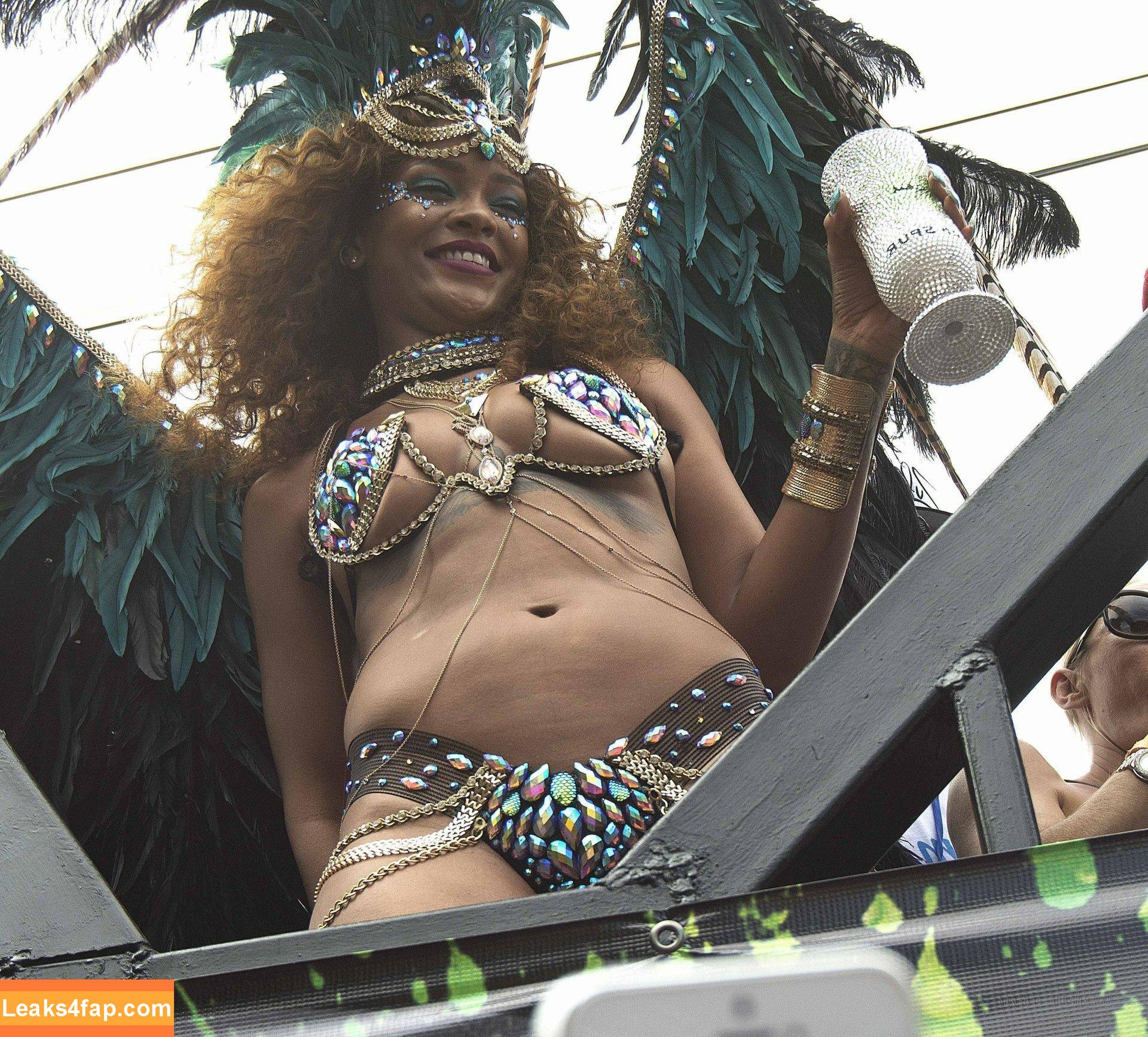 Rihanna / badgalriri leaked photo photo #0039