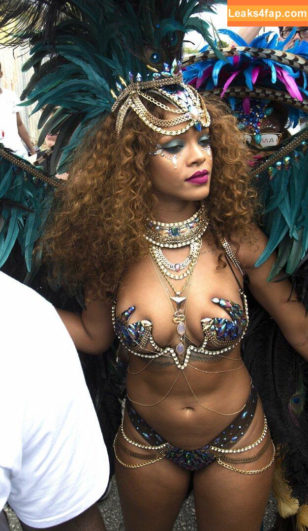 Rihanna / badgalriri leaked photo photo #0045