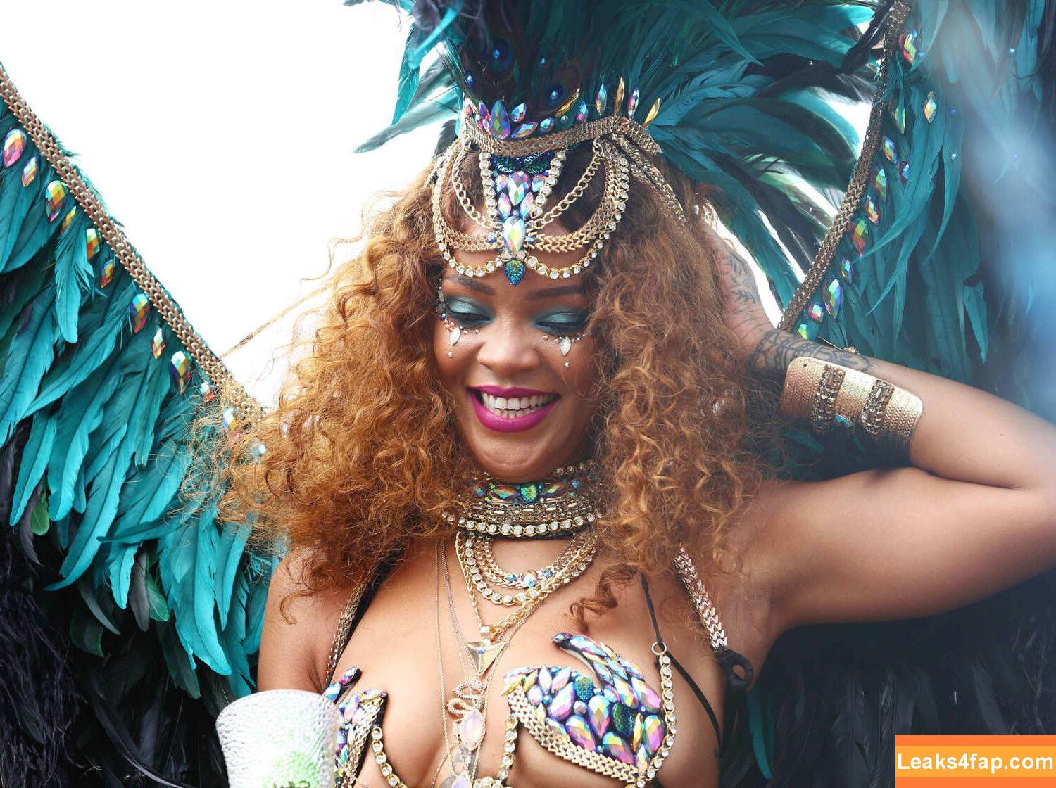 Rihanna / badgalriri leaked photo photo #0051