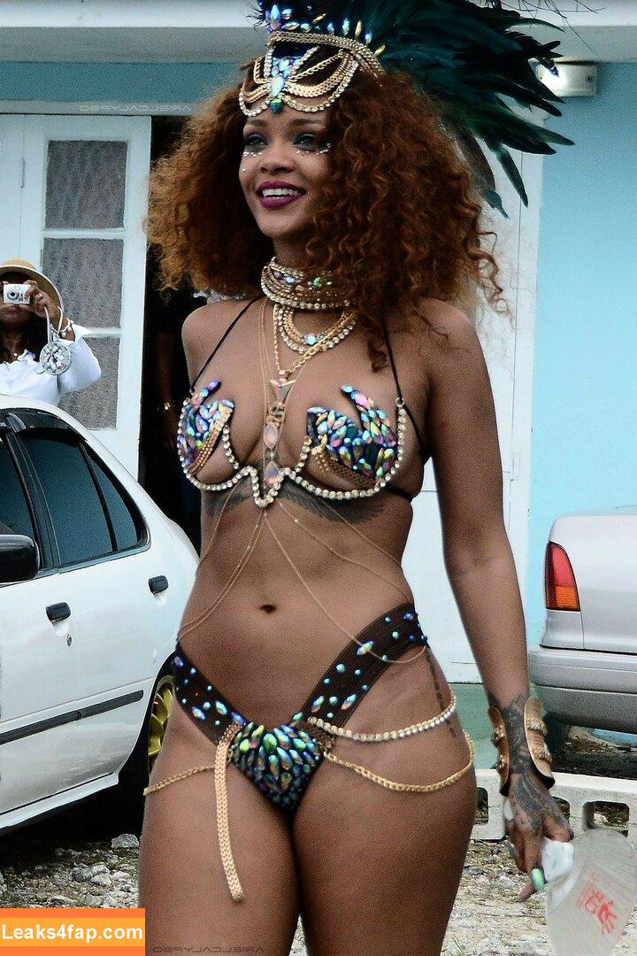 Rihanna / badgalriri leaked photo photo #0053
