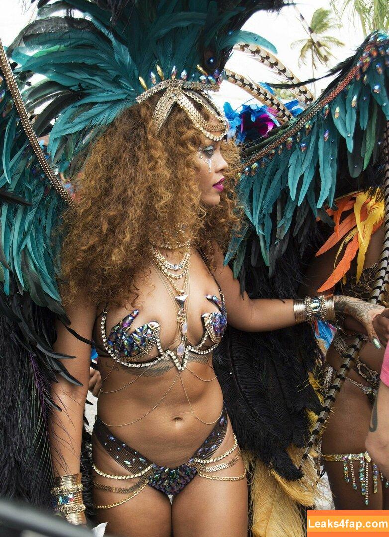 Rihanna / badgalriri leaked photo photo #0057