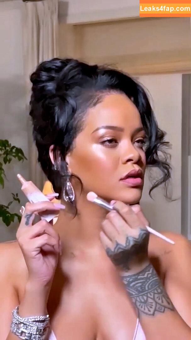 Rihanna / badgalriri leaked photo photo #0065