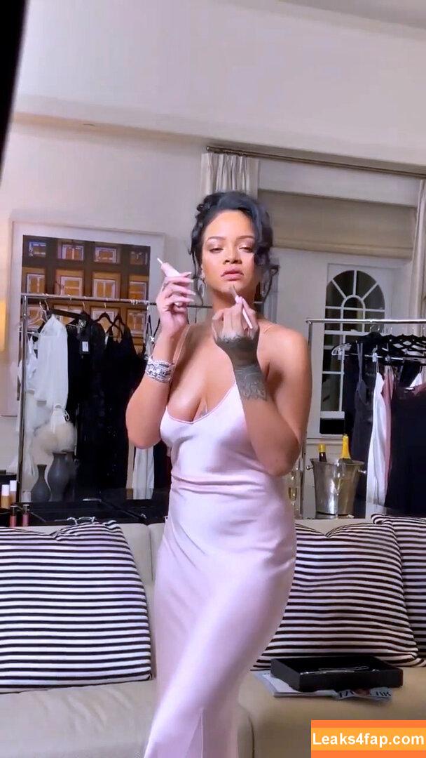 Rihanna / badgalriri leaked photo photo #0068