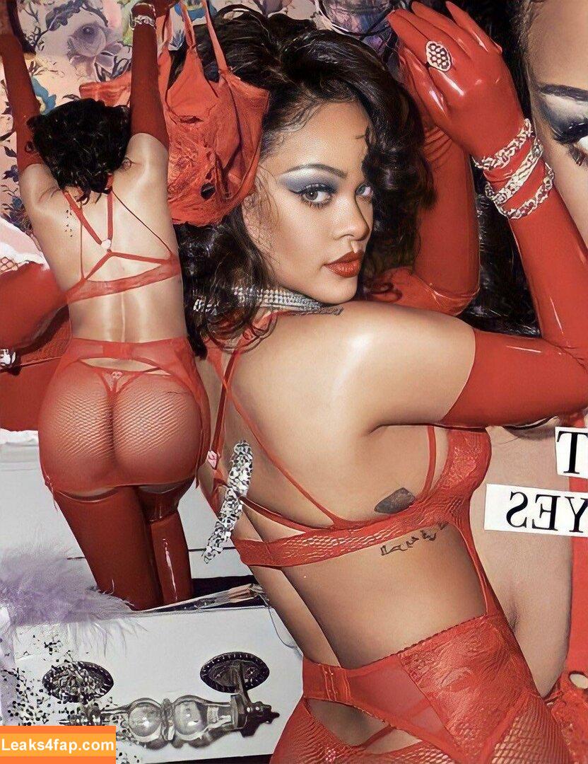 Rihanna / badgalriri leaked photo photo #0079