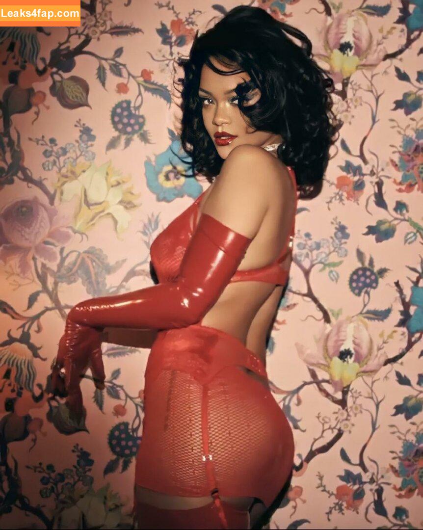 Rihanna / badgalriri leaked photo photo #0080