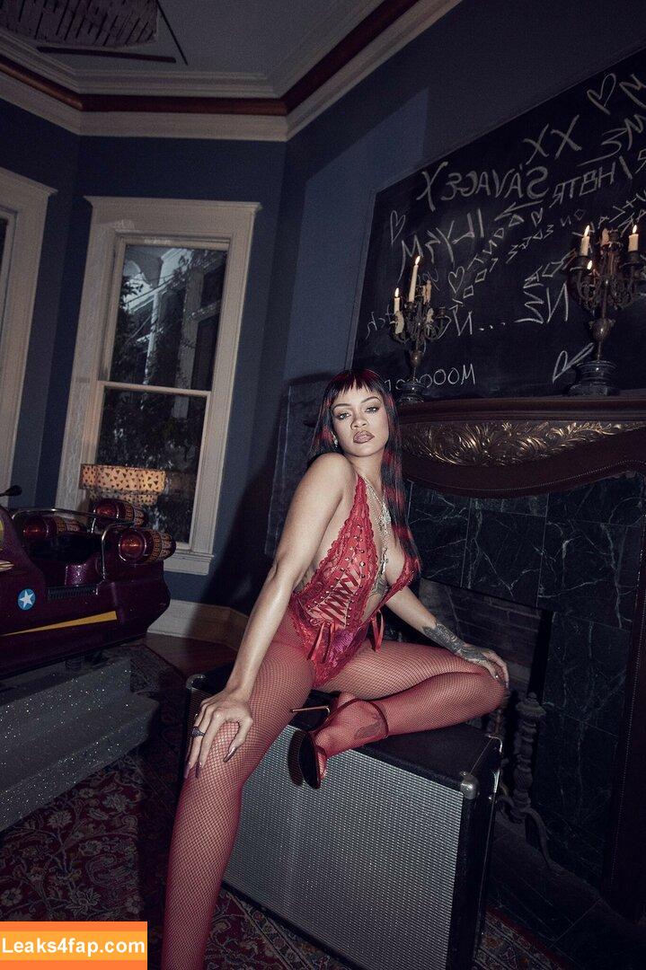 Rihanna / badgalriri leaked photo photo #0090